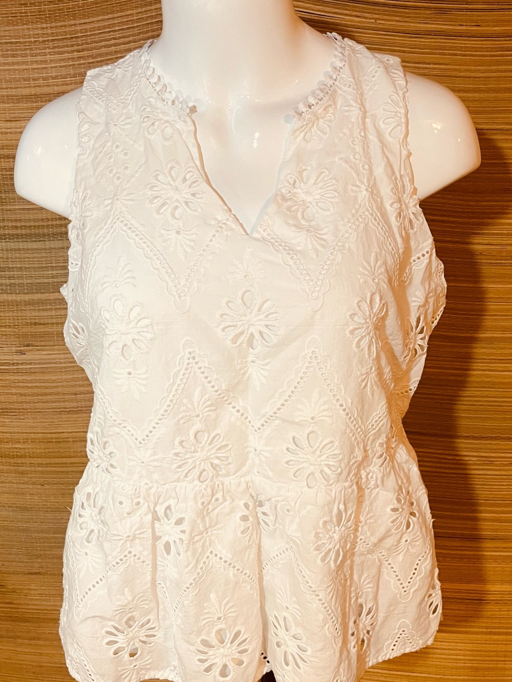 Ricki's White Eyelet Sleeveless Peplum Tank Top